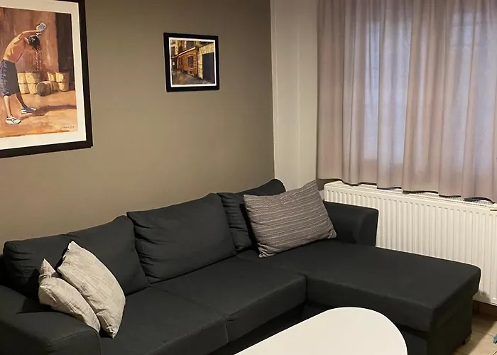 2doors & Free Parking *