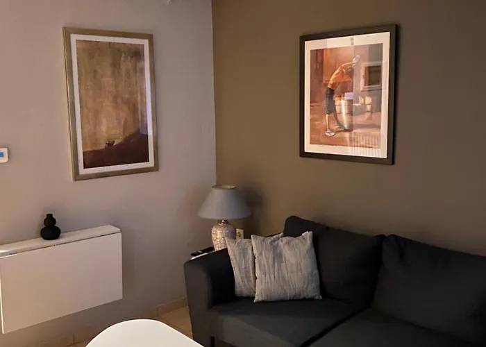 2doors & Free Parking * Lárisza