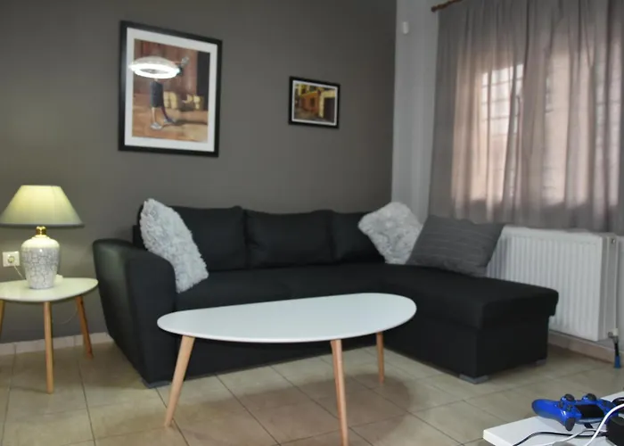 2doors & Free Parking Lárisza